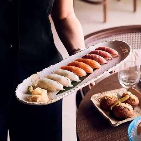 Nobu Otel *
